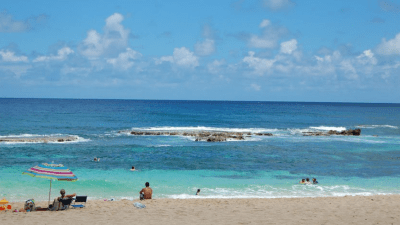 three tables oahu