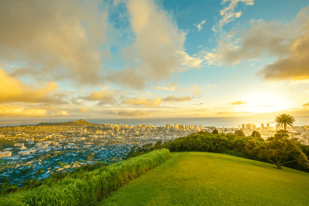 Oahu-Sunset-at-Tantalus-Lookout