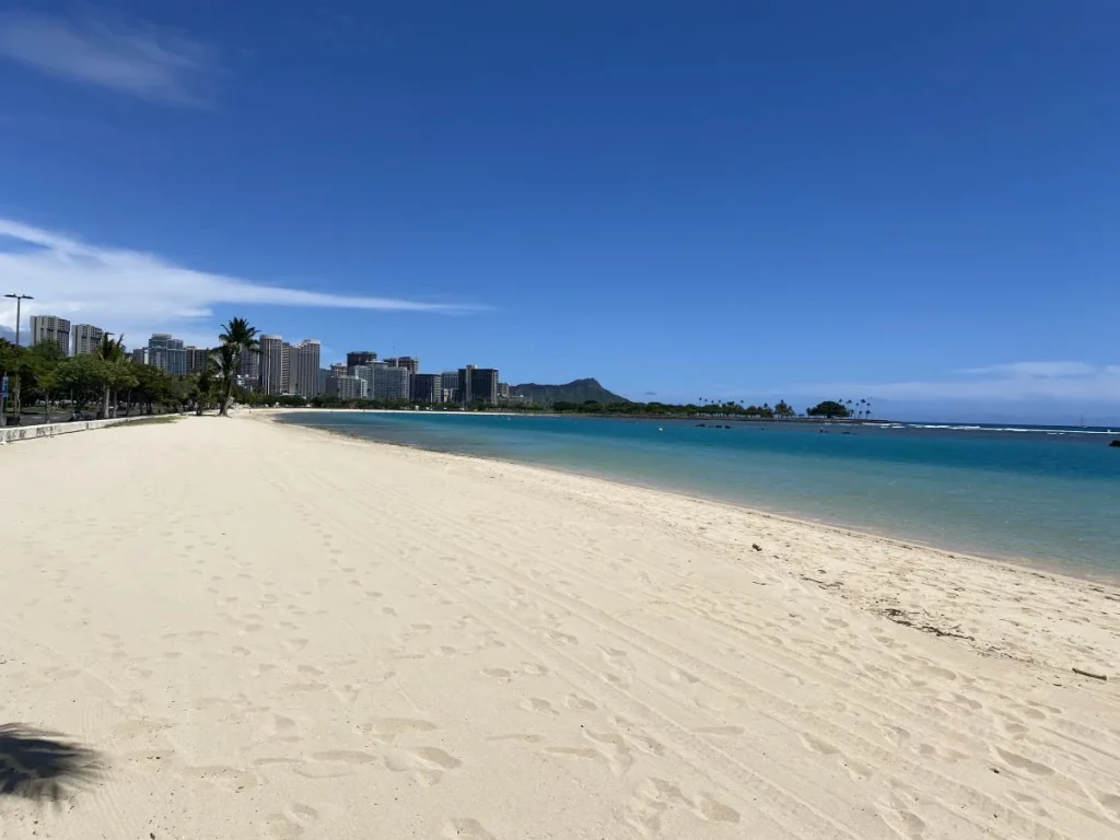 ala moana beach park oahu