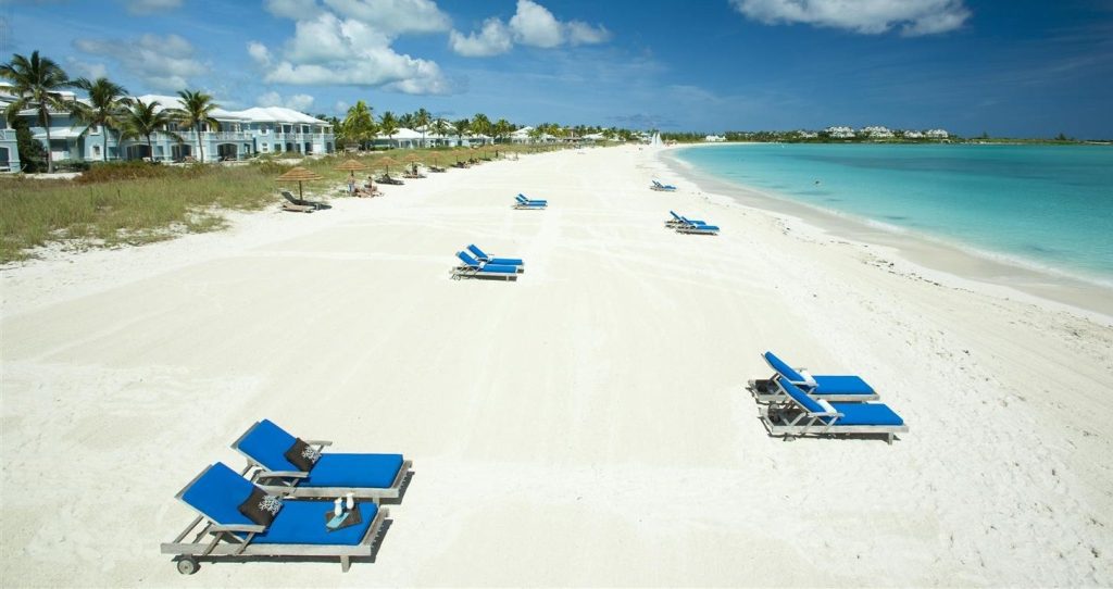 emerald-bay-beach bahamas