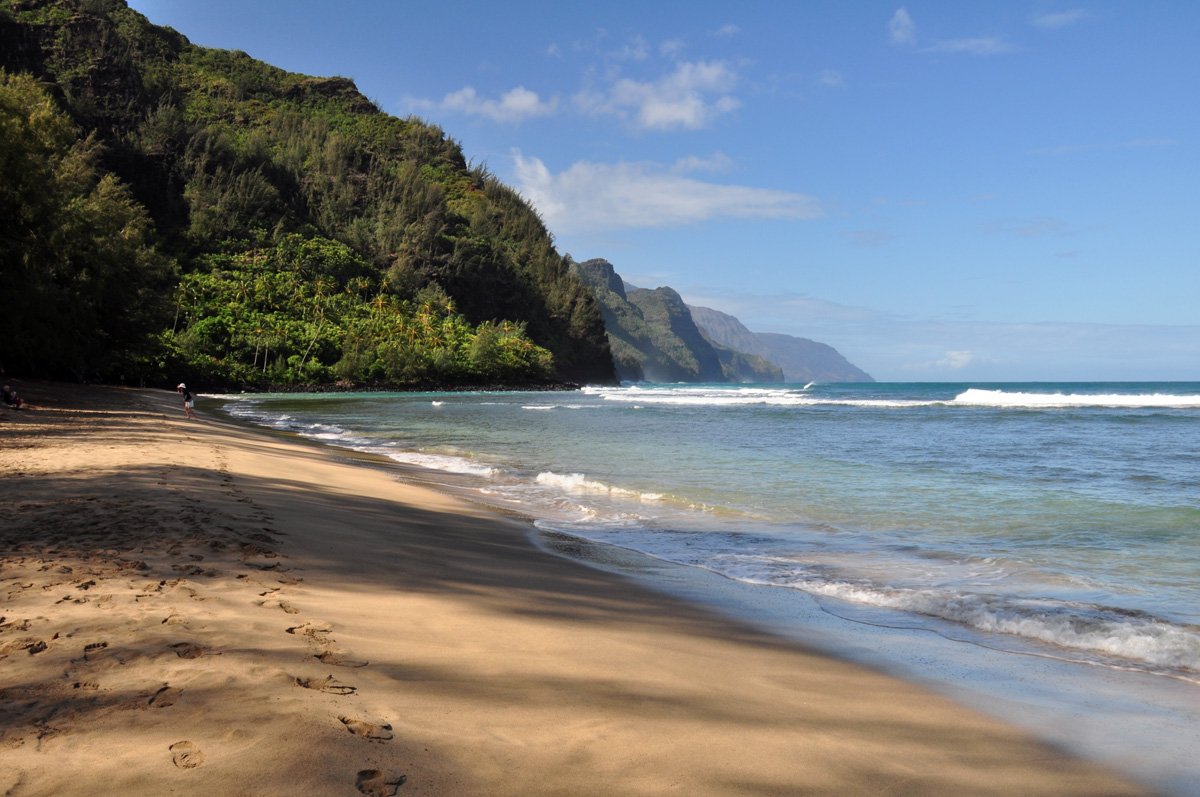 Snorkeling Guide to Kee Beach, Kauai for Families