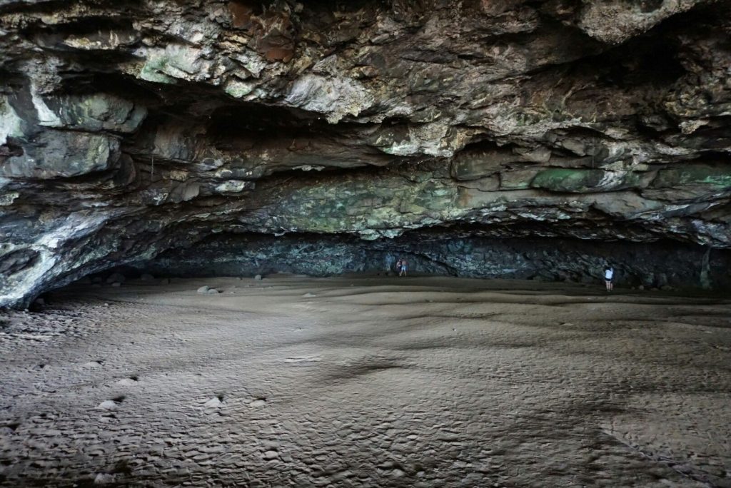 maniniholo dry cave kauai
