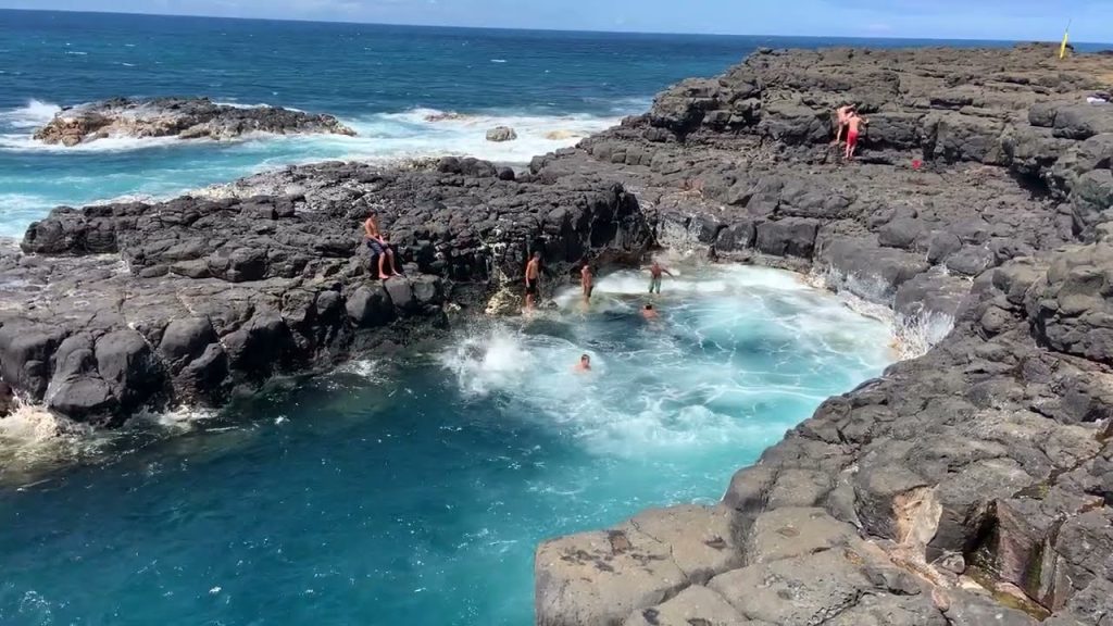 queens bath trail kauai