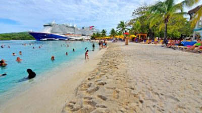 mahogany-bay-beach-Roatan