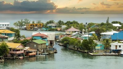 roatan regions for families