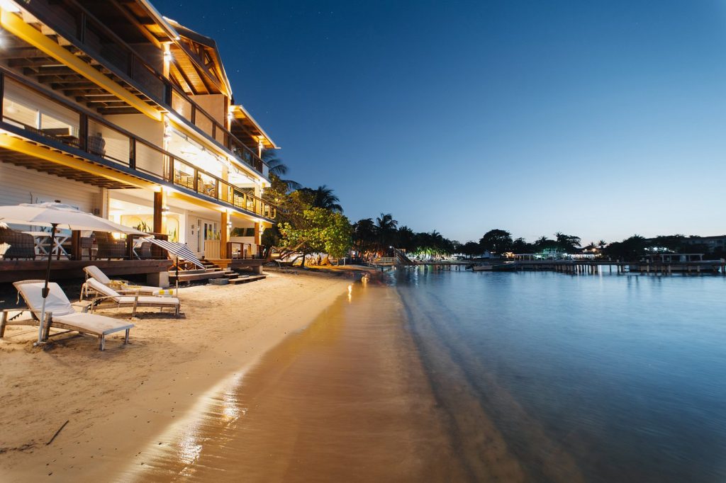 the-beach-house-boutique roatan
