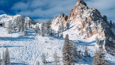 family-ski-Snowbasin-mo