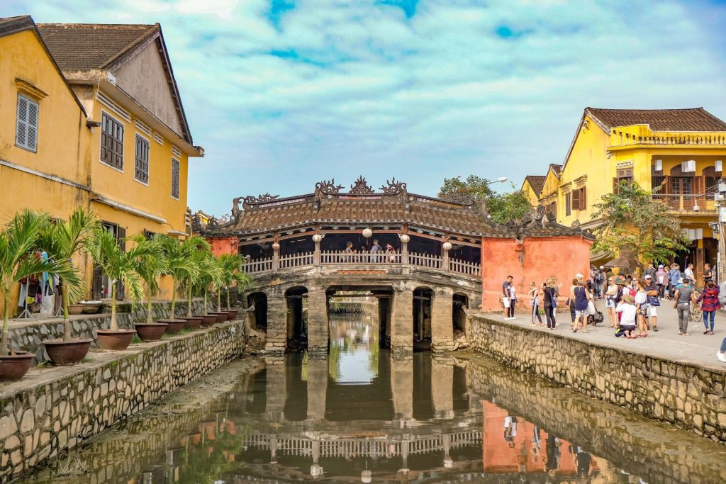 hoi an bridge city