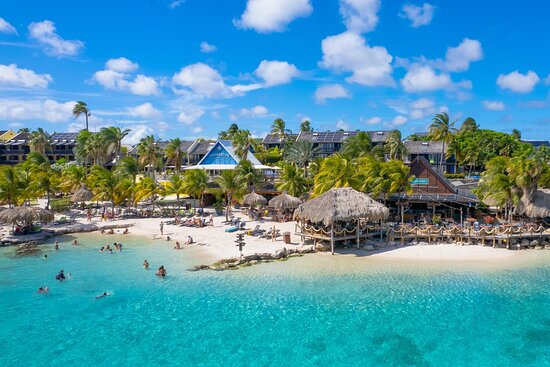 Family beach day in Curacao