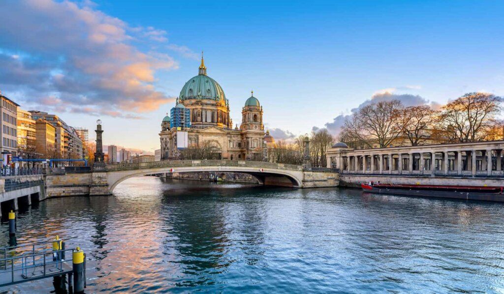 Best places to visit on a family trip Germany – Travel Happy Family