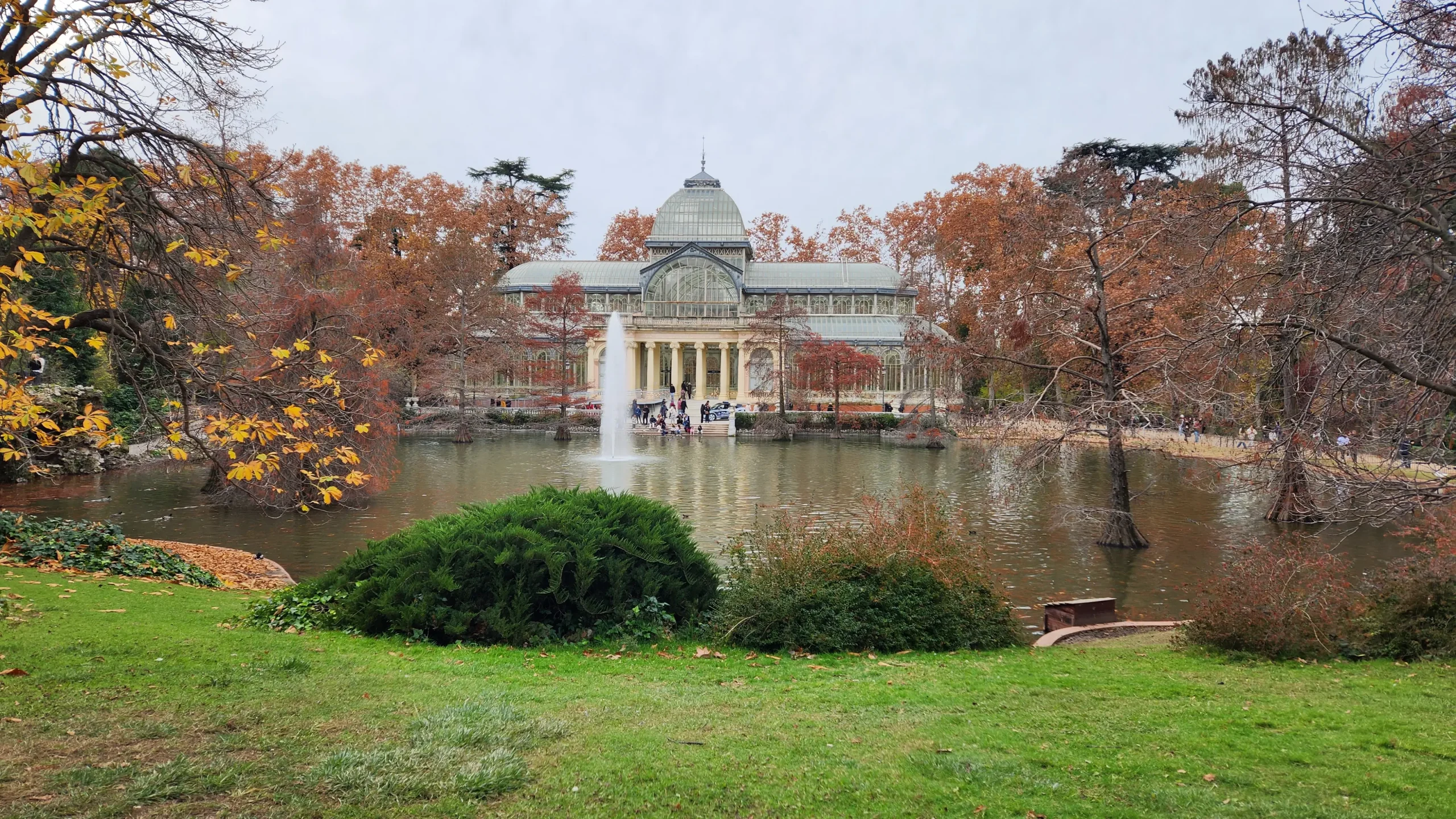 Retiro Park in Madrid: A Winter Wonderland | Bubbly Living